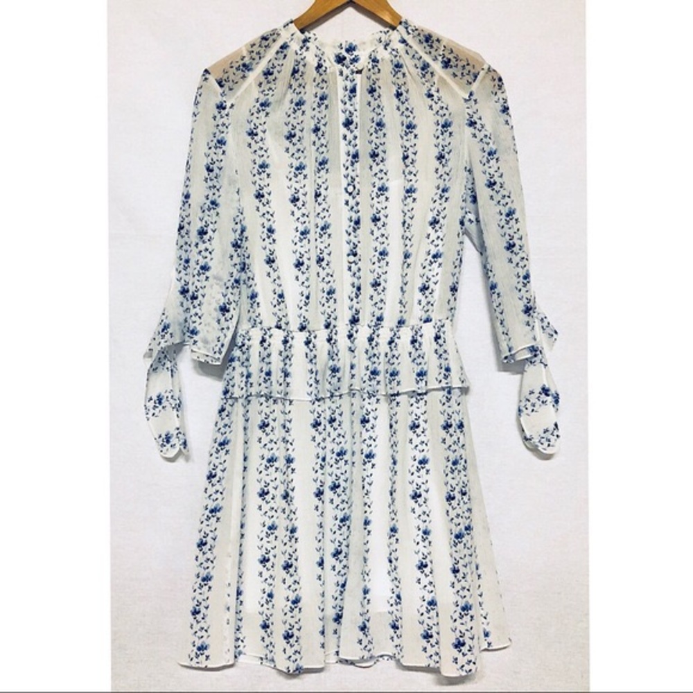 club monaco ayuek silk floral crepe dress 2 $229